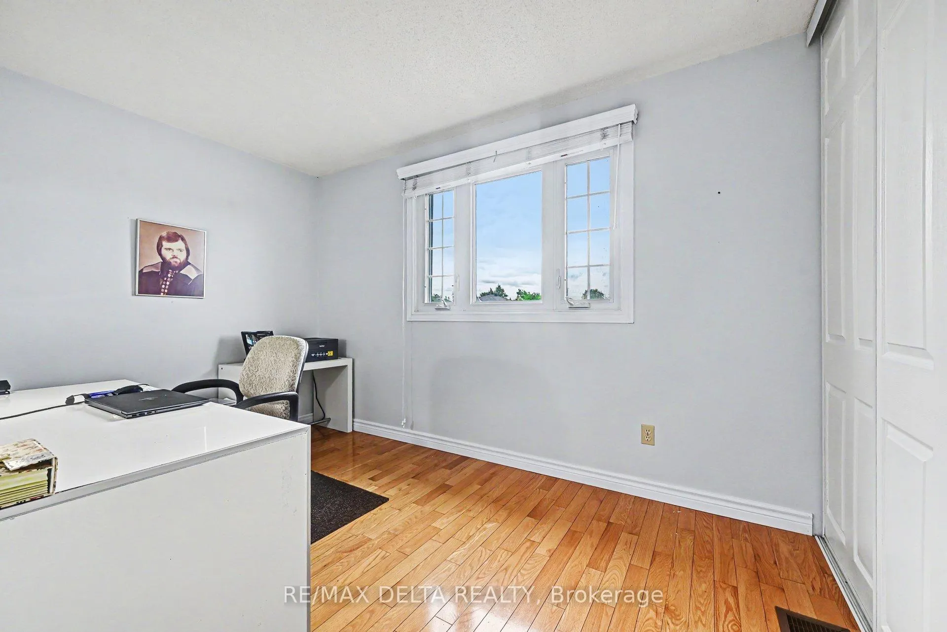 Photo 19 of 1462 Laurin Crescent, Ottawa, Bilberry Creek/Queenswood Heights — HOMEH