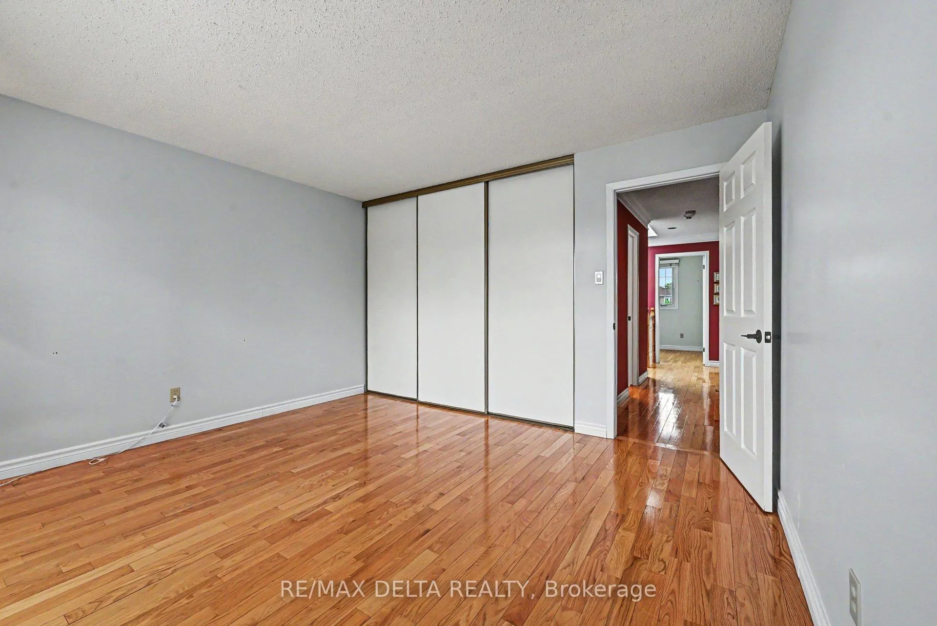 Photo 32 of 1462 Laurin Crescent, Ottawa, Bilberry Creek/Queenswood Heights — HOMEH