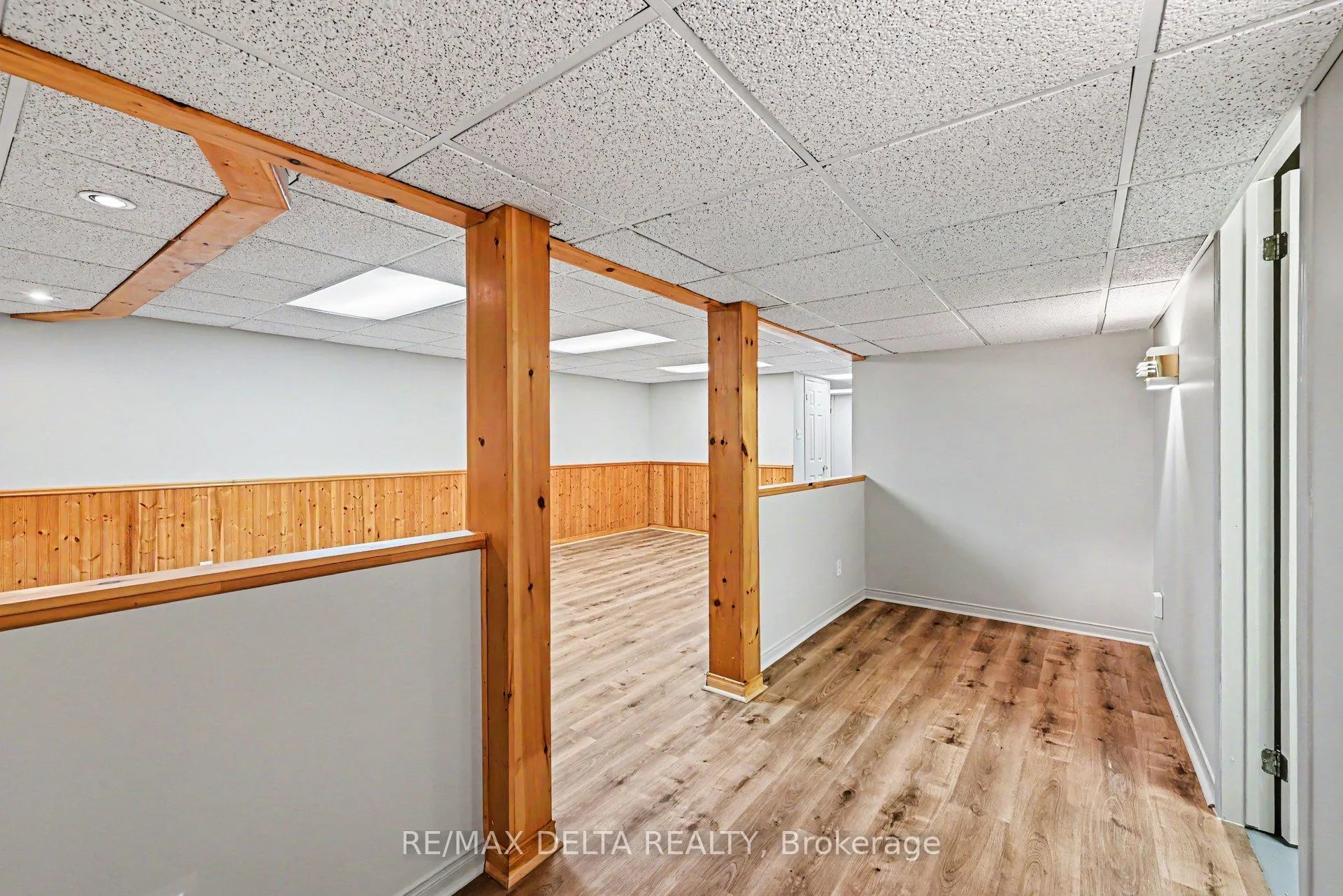 Photo 36 of 1462 Laurin Crescent, Ottawa, Bilberry Creek/Queenswood Heights — HOMEH
