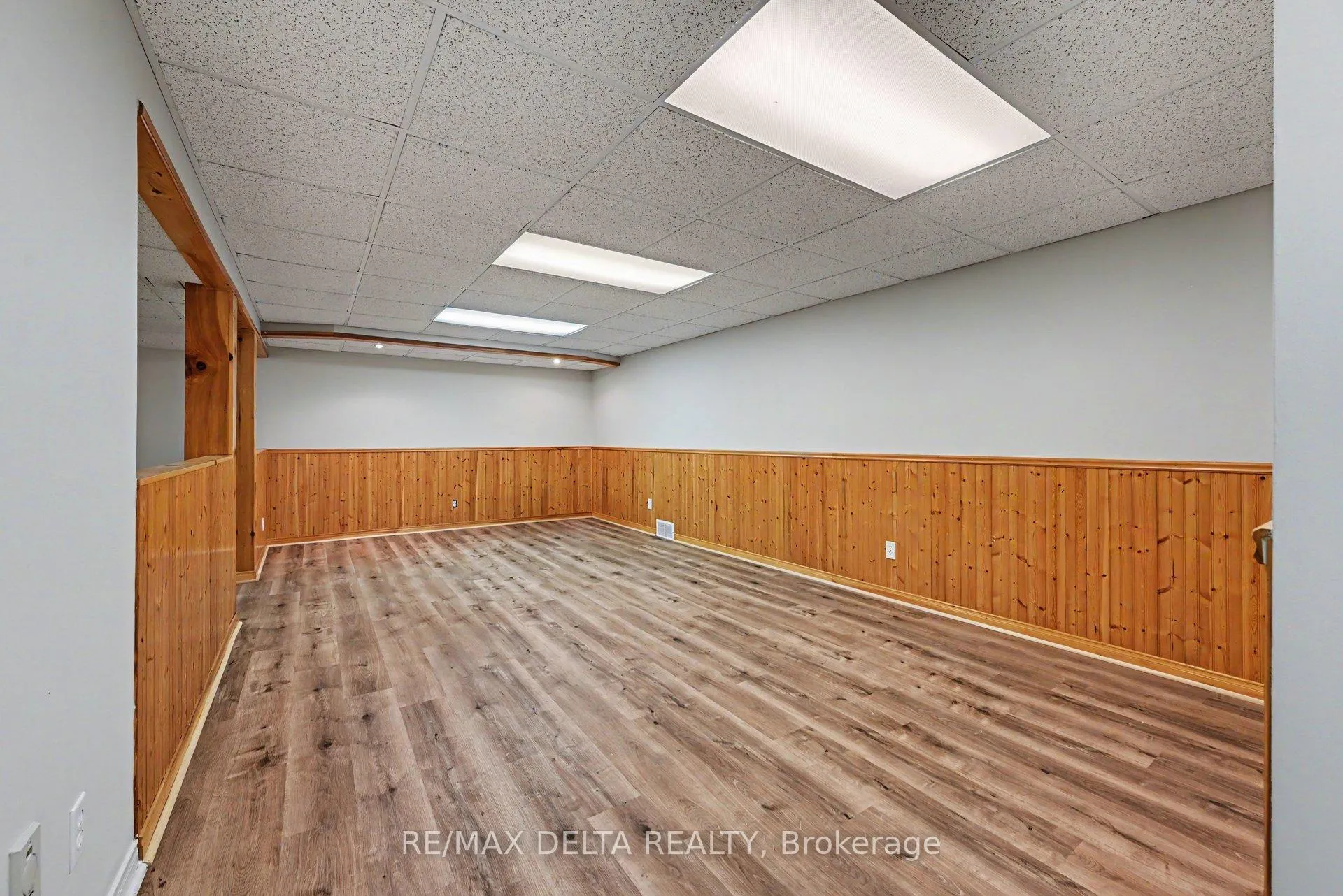 Photo 37 of 1462 Laurin Crescent, Ottawa, Bilberry Creek/Queenswood Heights — HOMEH