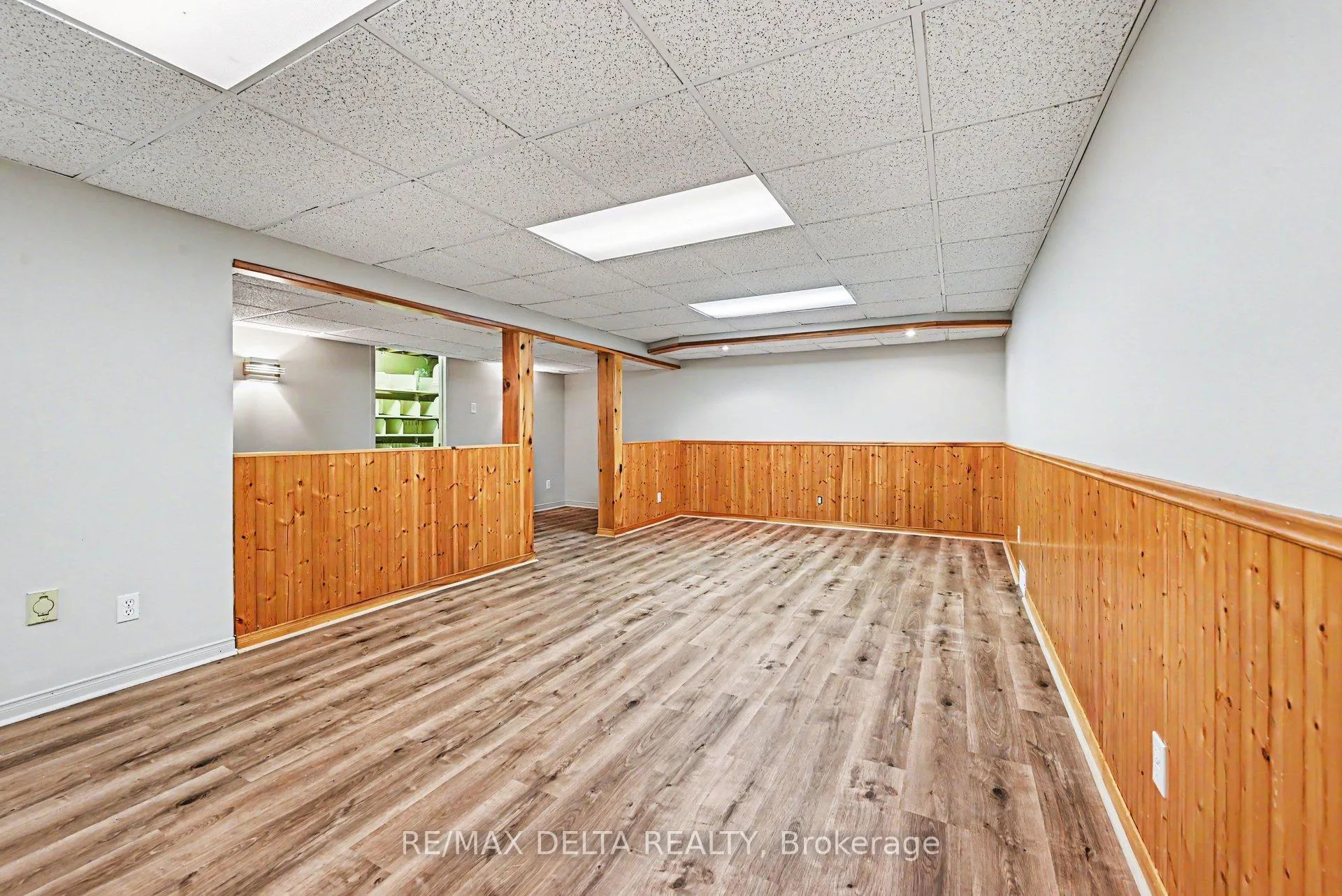 Photo 38 of 1462 Laurin Crescent, Ottawa, Bilberry Creek/Queenswood Heights — HOMEH