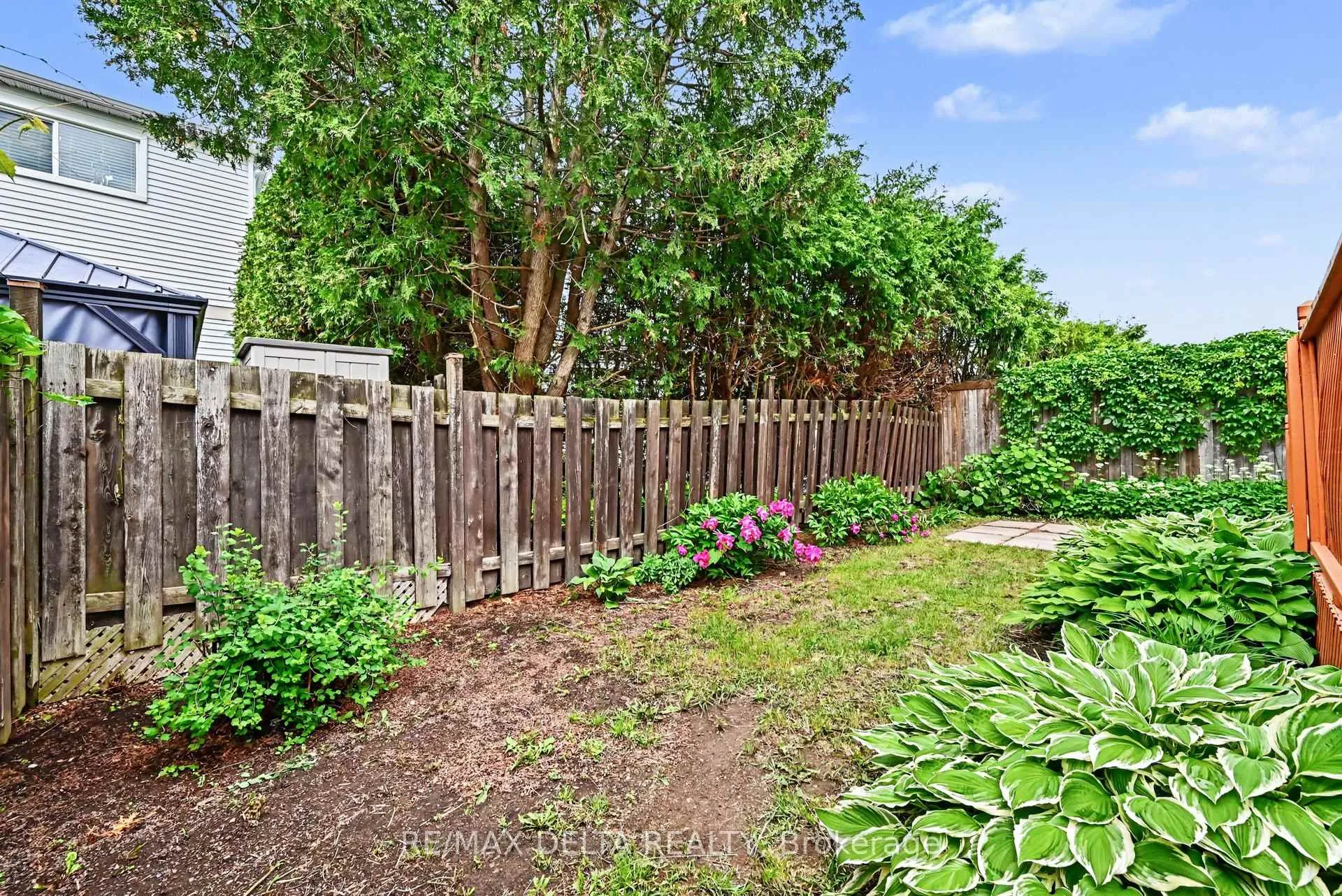 Photo 41 of 1462 Laurin Crescent, Ottawa, Bilberry Creek/Queenswood Heights — HOMEH