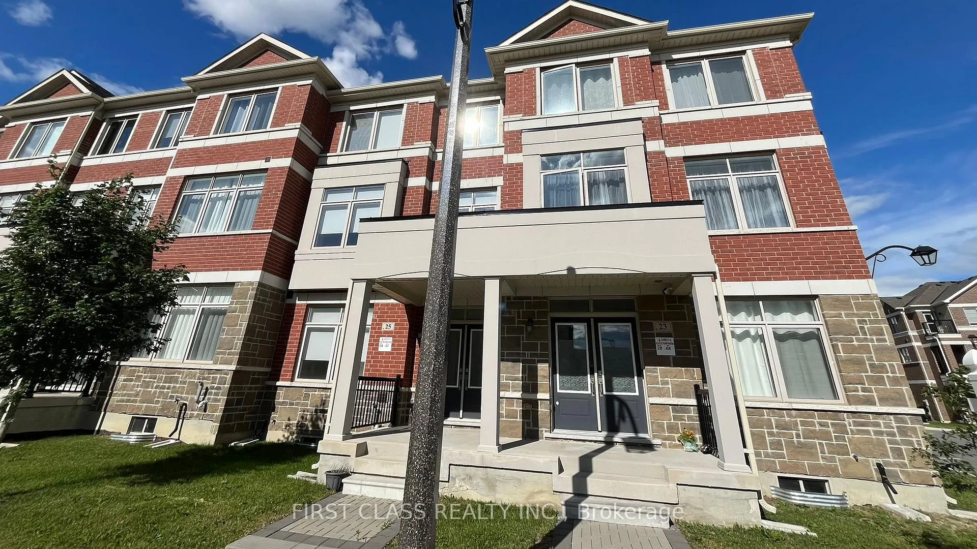 Photo 4 of 23 Floyd Ford Way, Markham, Cedar Grove — HOMEH