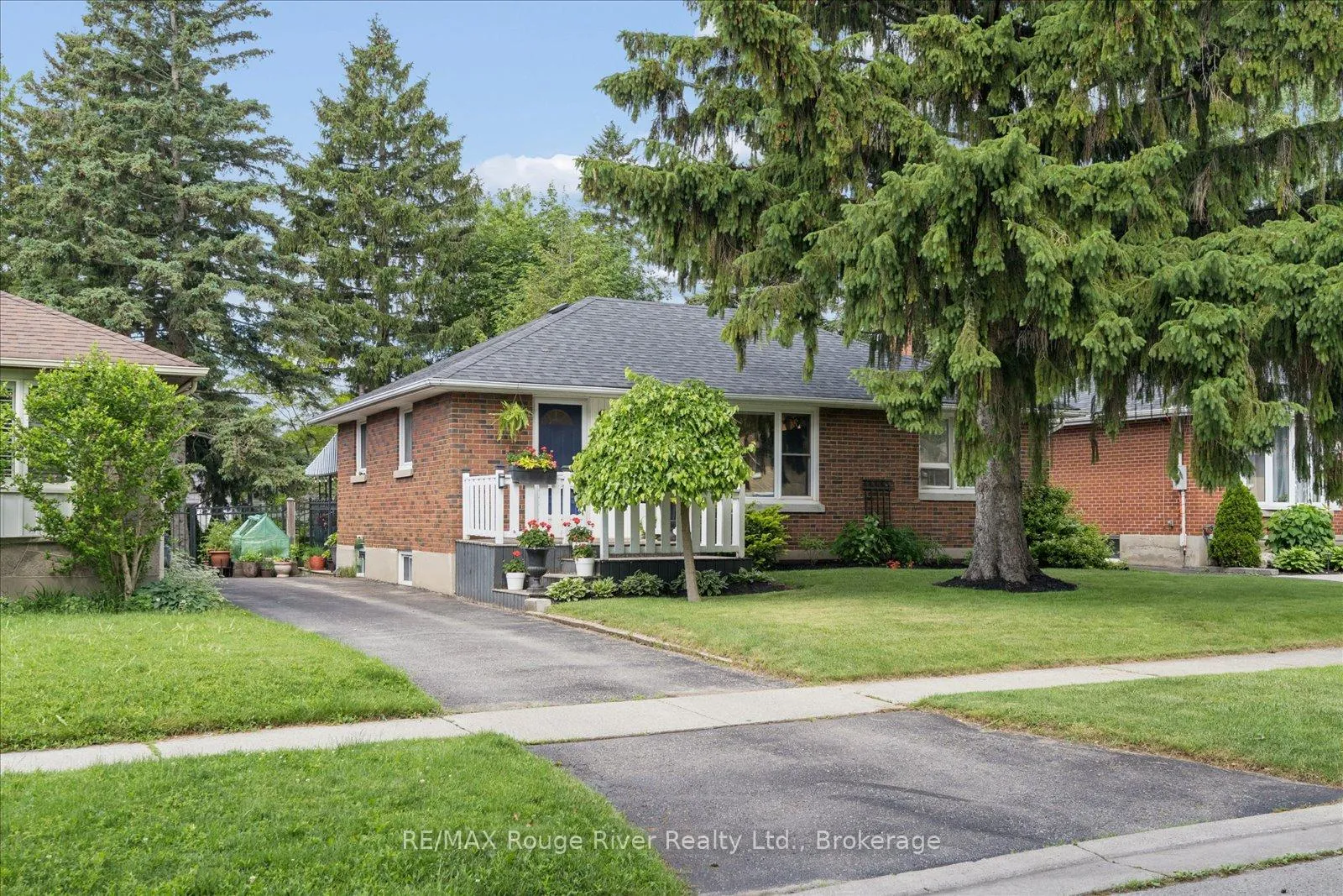 Photo 1 of 270 Windsor Street, Oshawa, Donevan — HOMEH