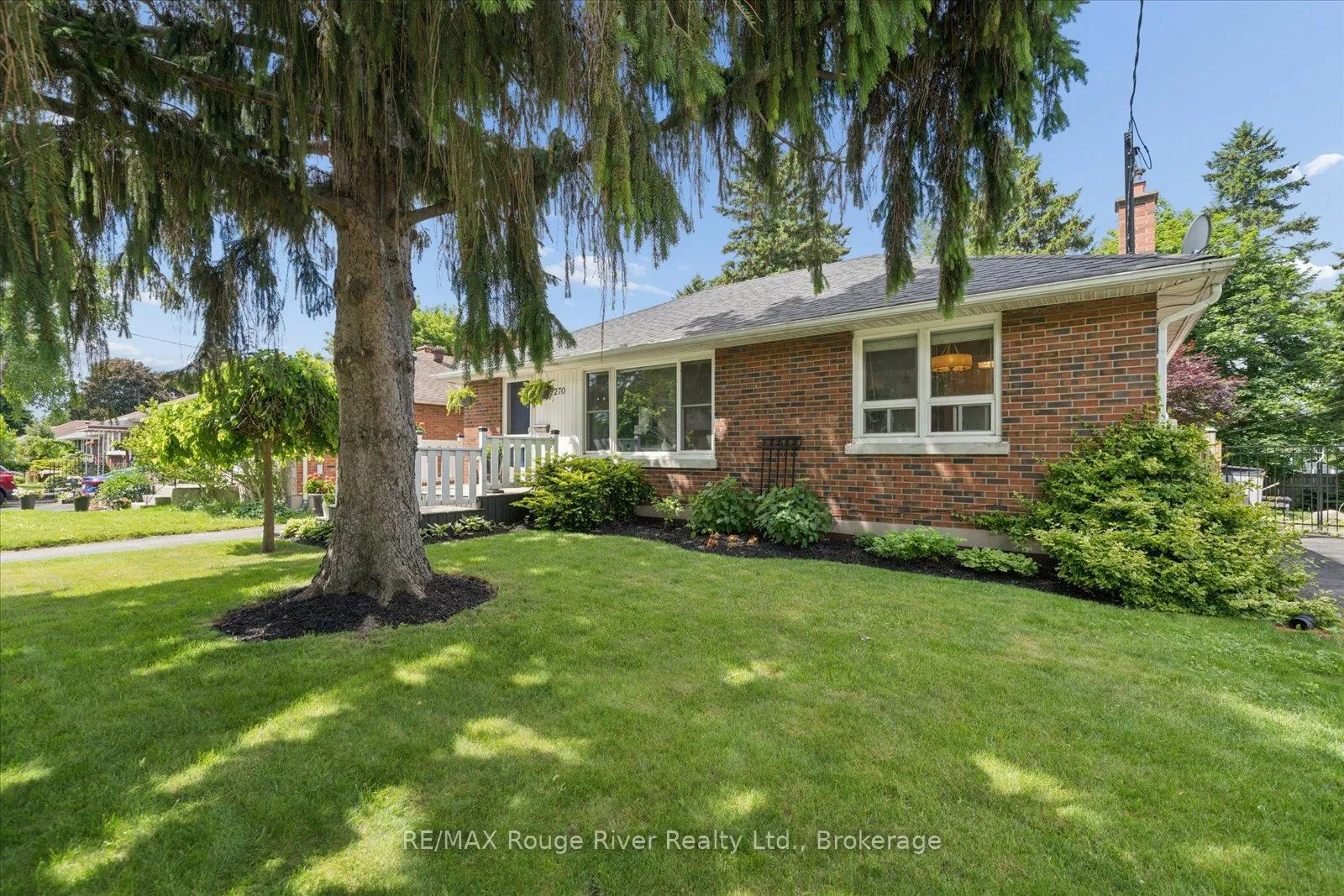 Photo 3 of 270 Windsor Street, Oshawa, Donevan — HOMEH