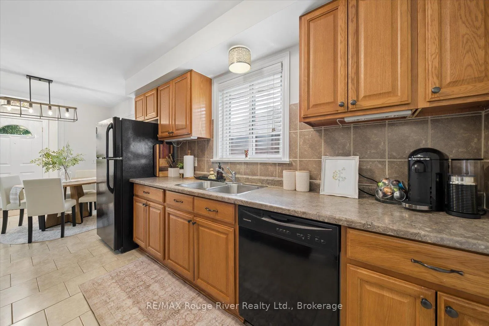 Photo 13 of 270 Windsor Street, Oshawa, Donevan — HOMEH