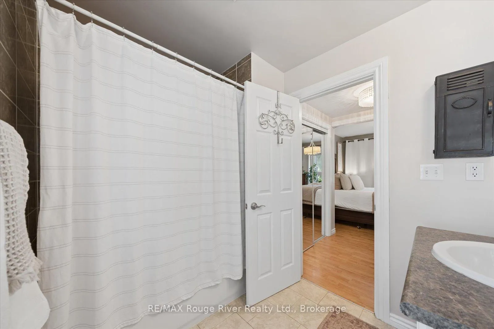 Photo 20 of 270 Windsor Street, Oshawa, Donevan — HOMEH