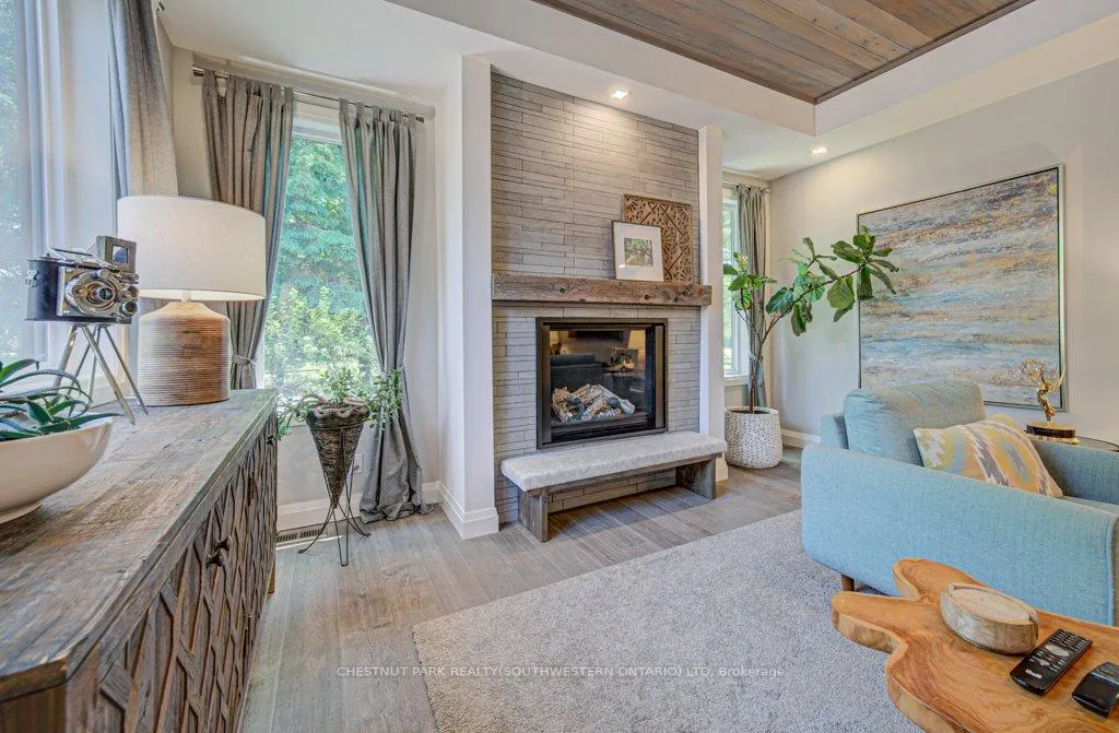 Photo 8 of 387 Stillmeadow Circle, Waterloo — HOMEH