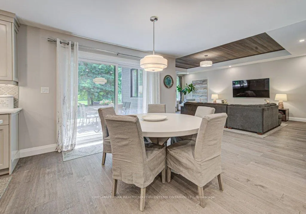 Photo 10 of 387 Stillmeadow Circle, Waterloo — HOMEH