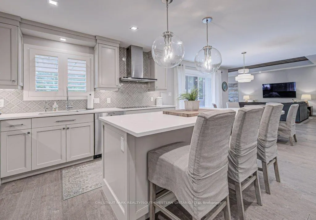 Photo 12 of 387 Stillmeadow Circle, Waterloo — HOMEH