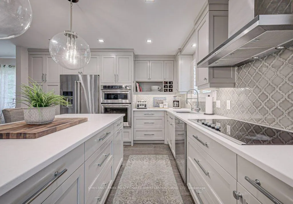 Photo 13 of 387 Stillmeadow Circle, Waterloo — HOMEH