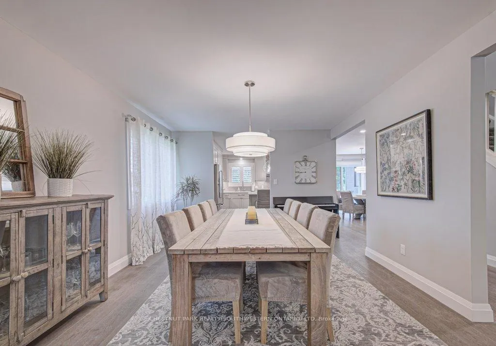 Photo 15 of 387 Stillmeadow Circle, Waterloo — HOMEH