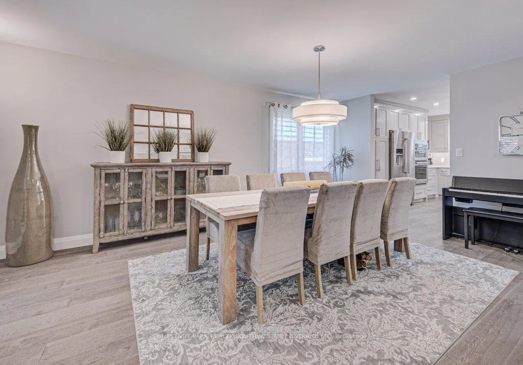 Photo 16 of 387 Stillmeadow Circle, Waterloo — HOMEH