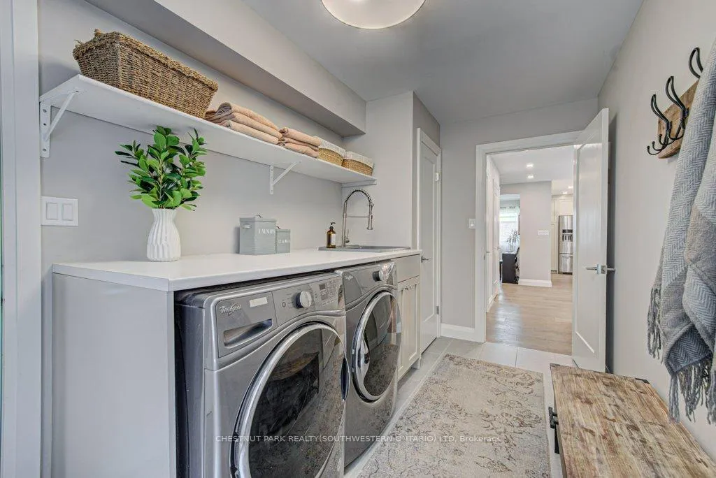 Photo 19 of 387 Stillmeadow Circle, Waterloo — HOMEH