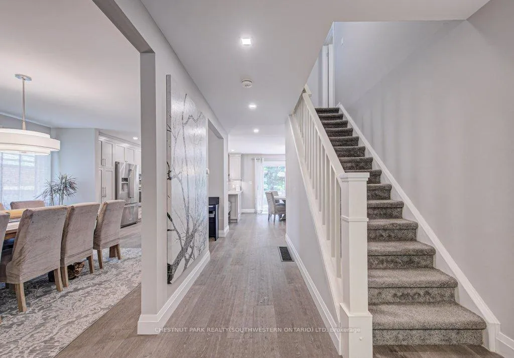Photo 22 of 387 Stillmeadow Circle, Waterloo — HOMEH