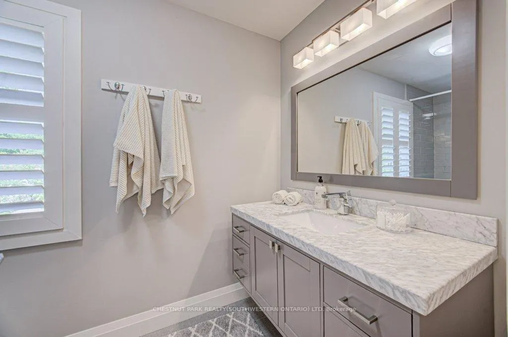 Photo 26 of 387 Stillmeadow Circle, Waterloo — HOMEH