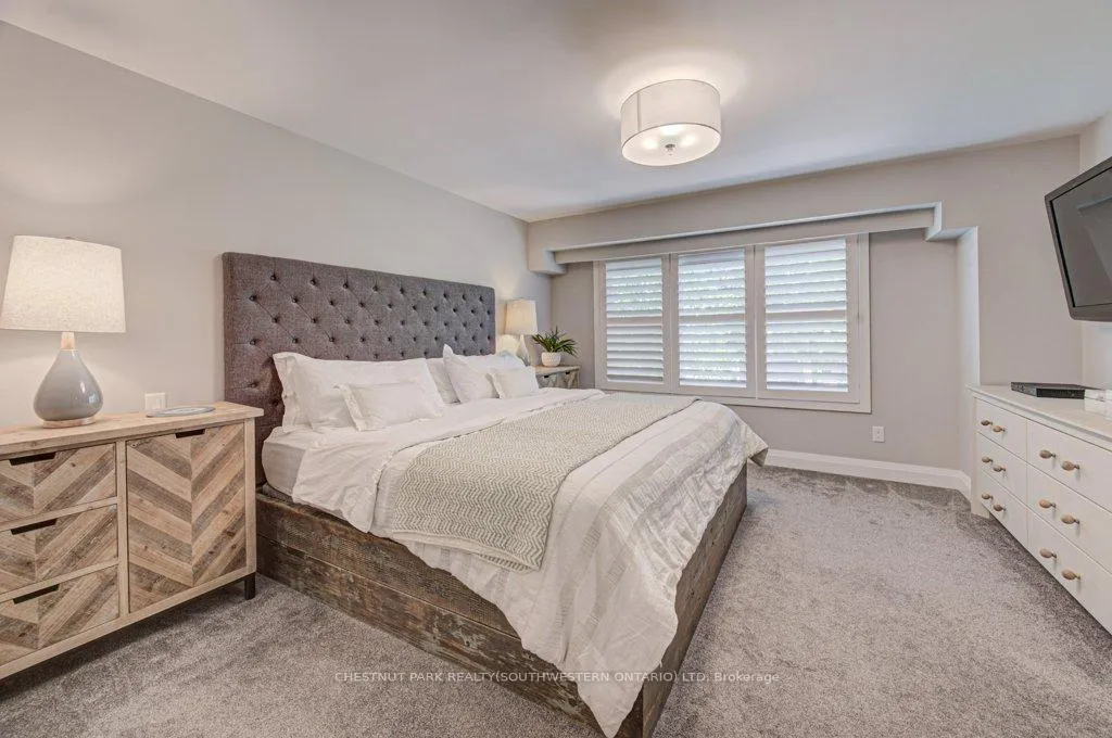 Photo 28 of 387 Stillmeadow Circle, Waterloo — HOMEH