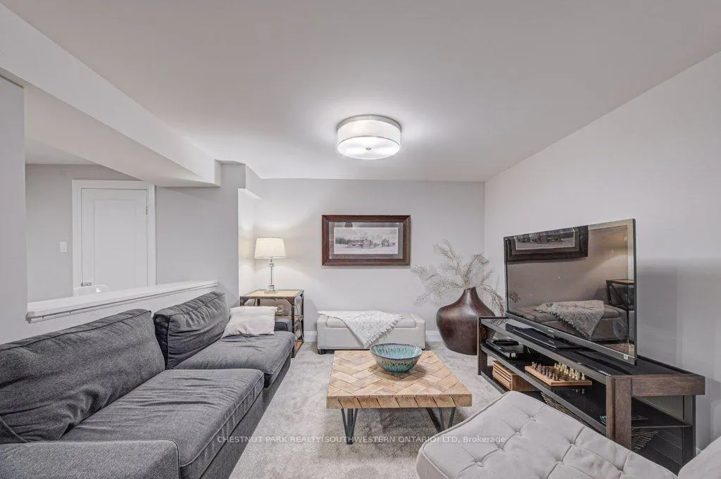 Photo 35 of 387 Stillmeadow Circle, Waterloo — HOMEH