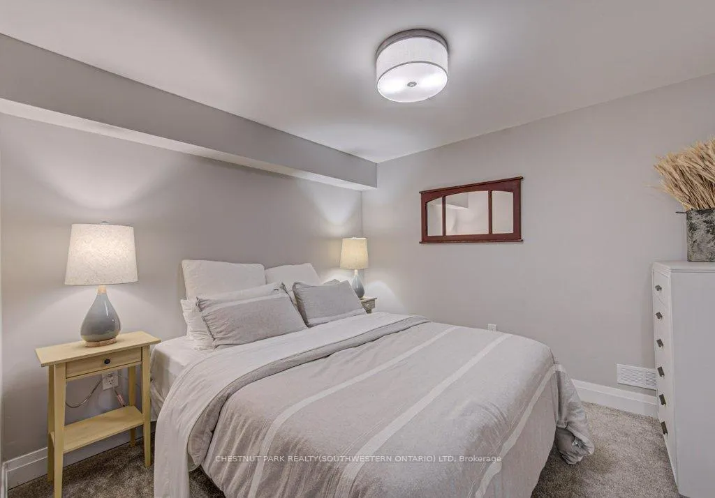 Photo 37 of 387 Stillmeadow Circle, Waterloo — HOMEH