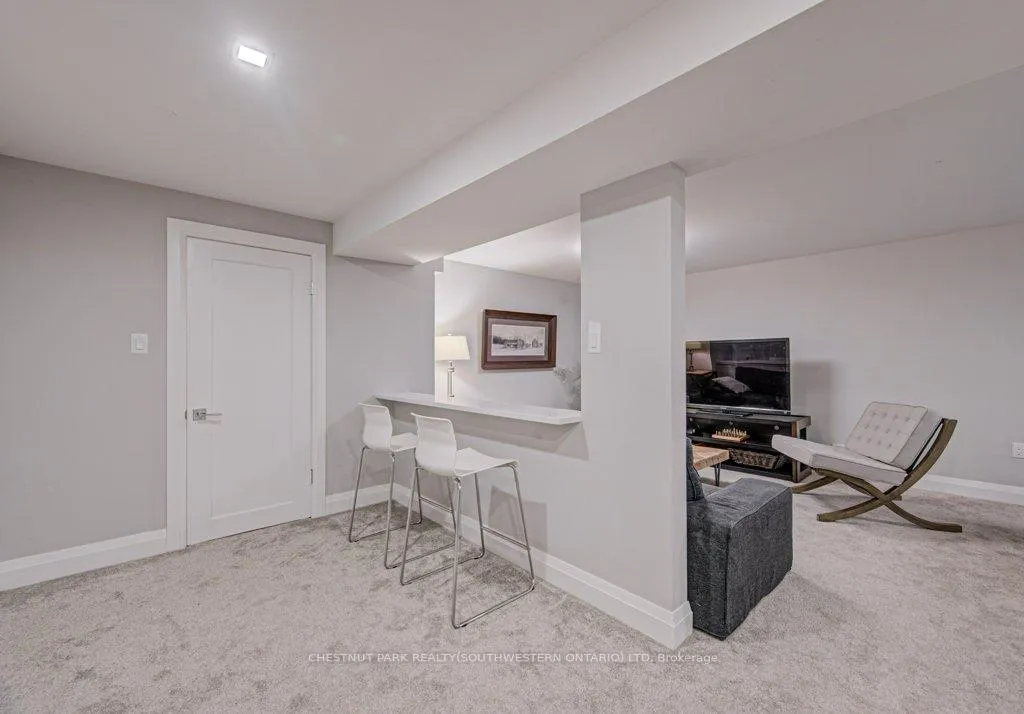 Photo 39 of 387 Stillmeadow Circle, Waterloo — HOMEH