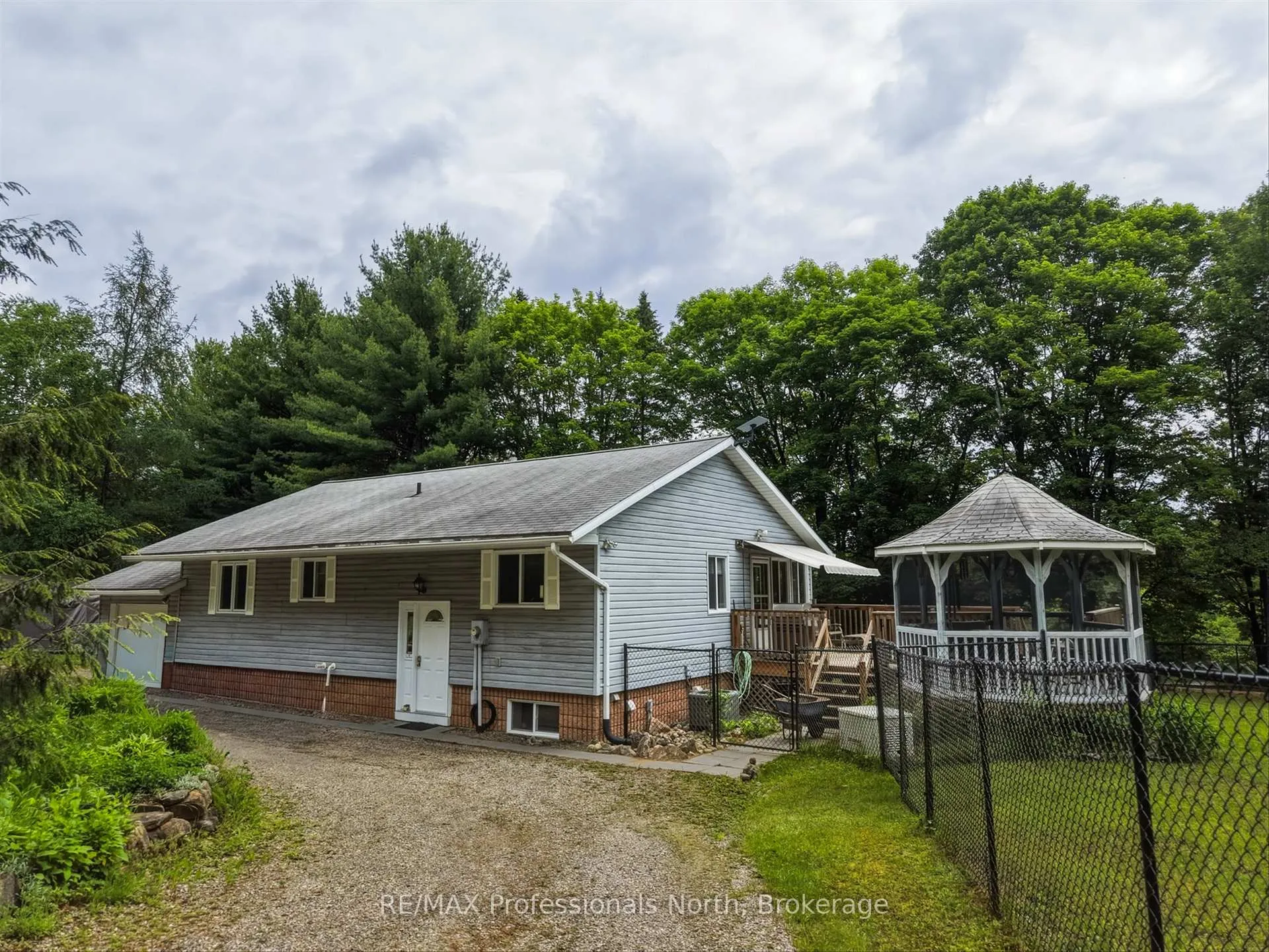 Photo 3 of 1020 Colony Road, Bracebridge — HOMEH