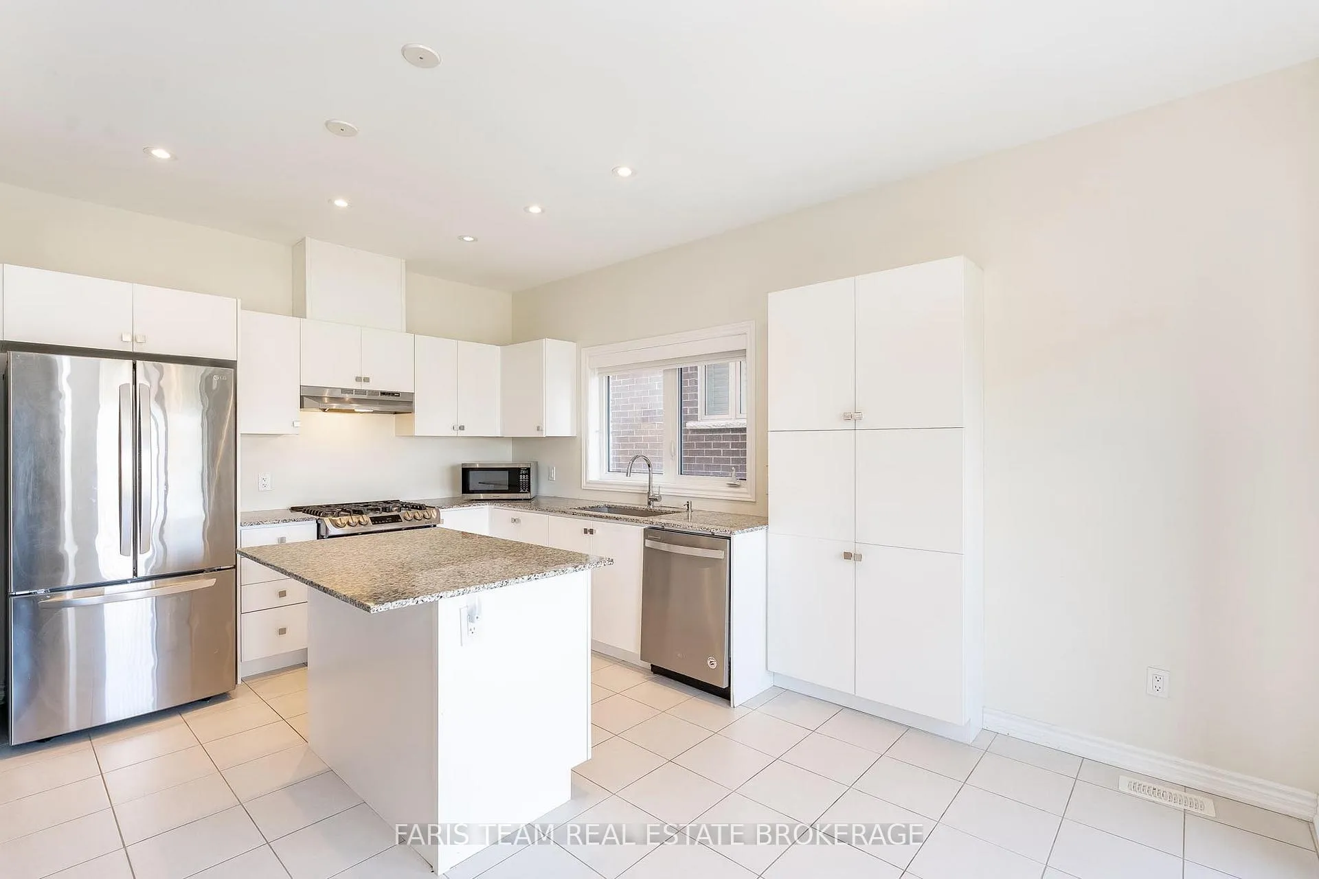 Photo 4 of 175 Muirfield Drive, Barrie, Ardagh — HOMEH