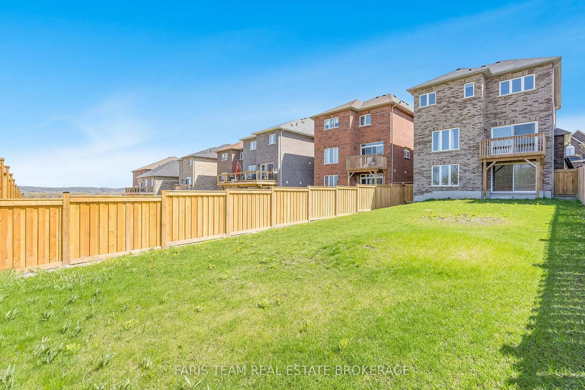 Photo 23 of 175 Muirfield Drive, Barrie, Ardagh — HOMEH