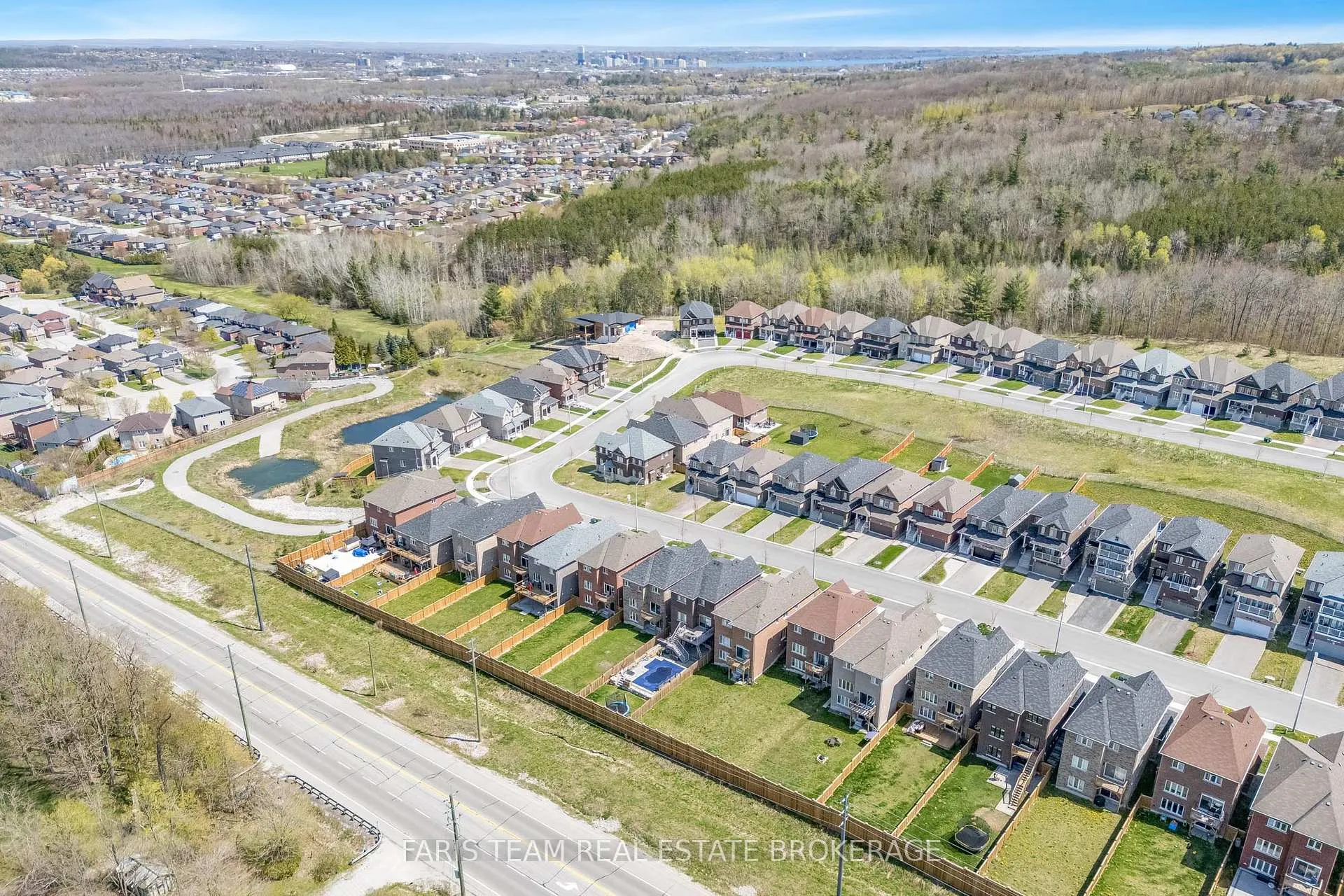 Photo 26 of 175 Muirfield Drive, Barrie, Ardagh — HOMEH