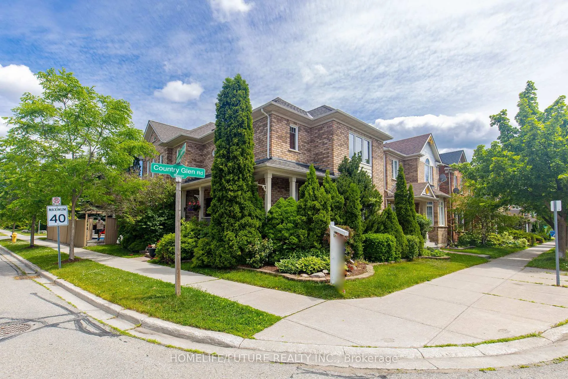 Photo 2 of 49 Country Glen Road, Markham, Cornell — HOMEH
