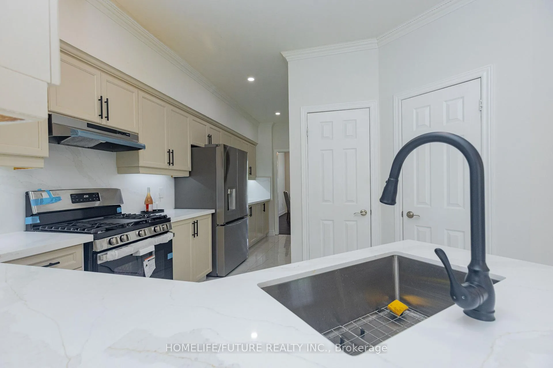 Photo 16 of 49 Country Glen Road, Markham, Cornell — HOMEH
