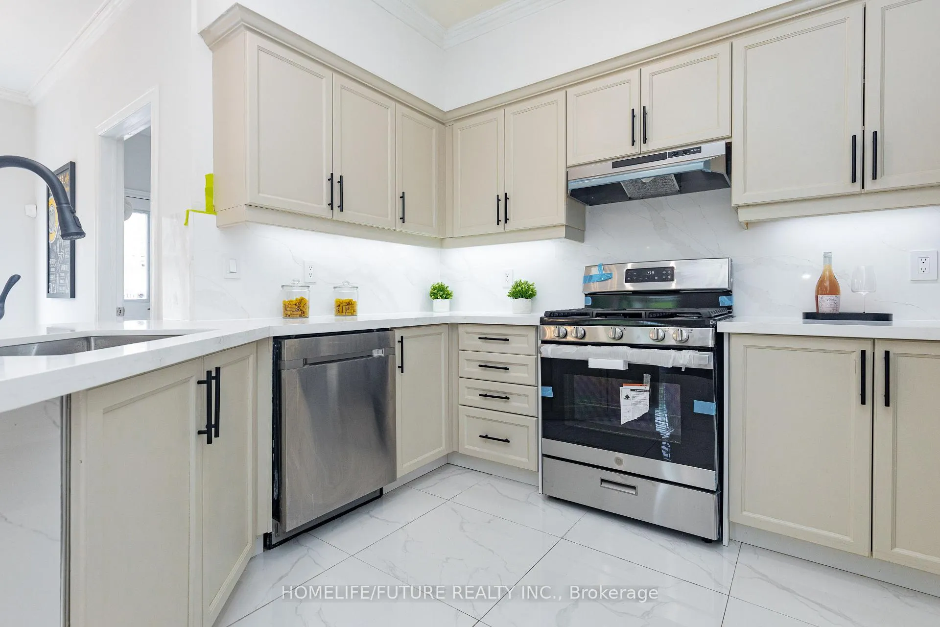 Photo 17 of 49 Country Glen Road, Markham, Cornell — HOMEH