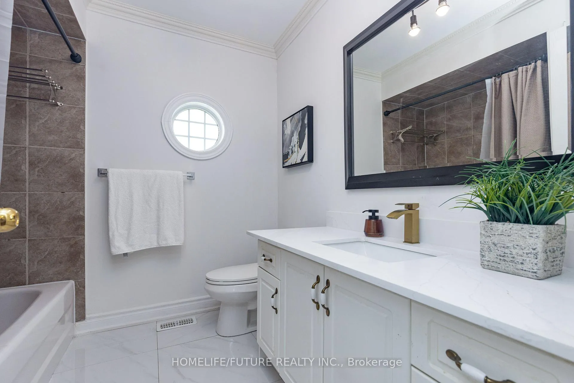 Photo 35 of 49 Country Glen Road, Markham, Cornell — HOMEH