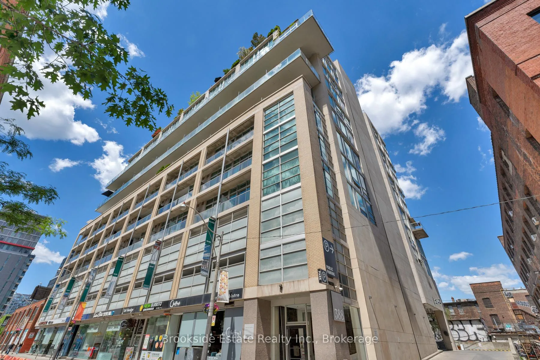 Front of Unit 906, 388 Richmond Street W