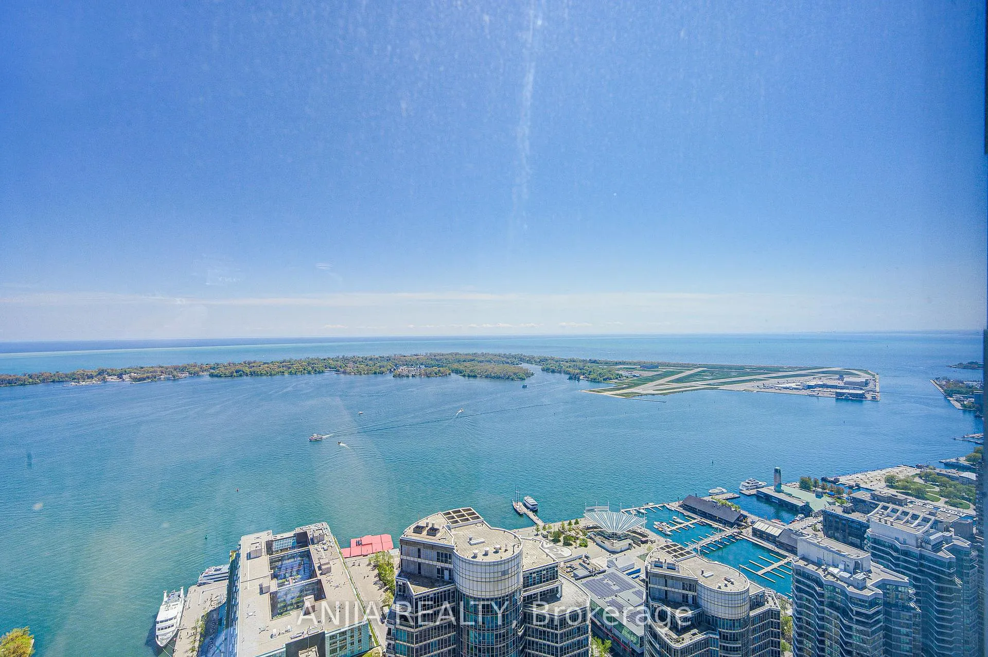 Photo 2 of Unit 5608, 10 York Street, Toronto, Waterfront Communities — HOMEH