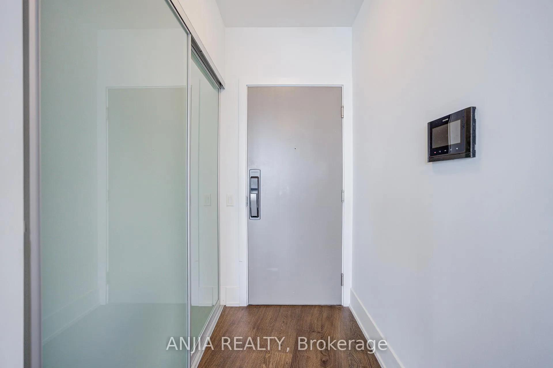 Photo 12 of Unit 5608, 10 York Street, Toronto, Waterfront Communities — HOMEH