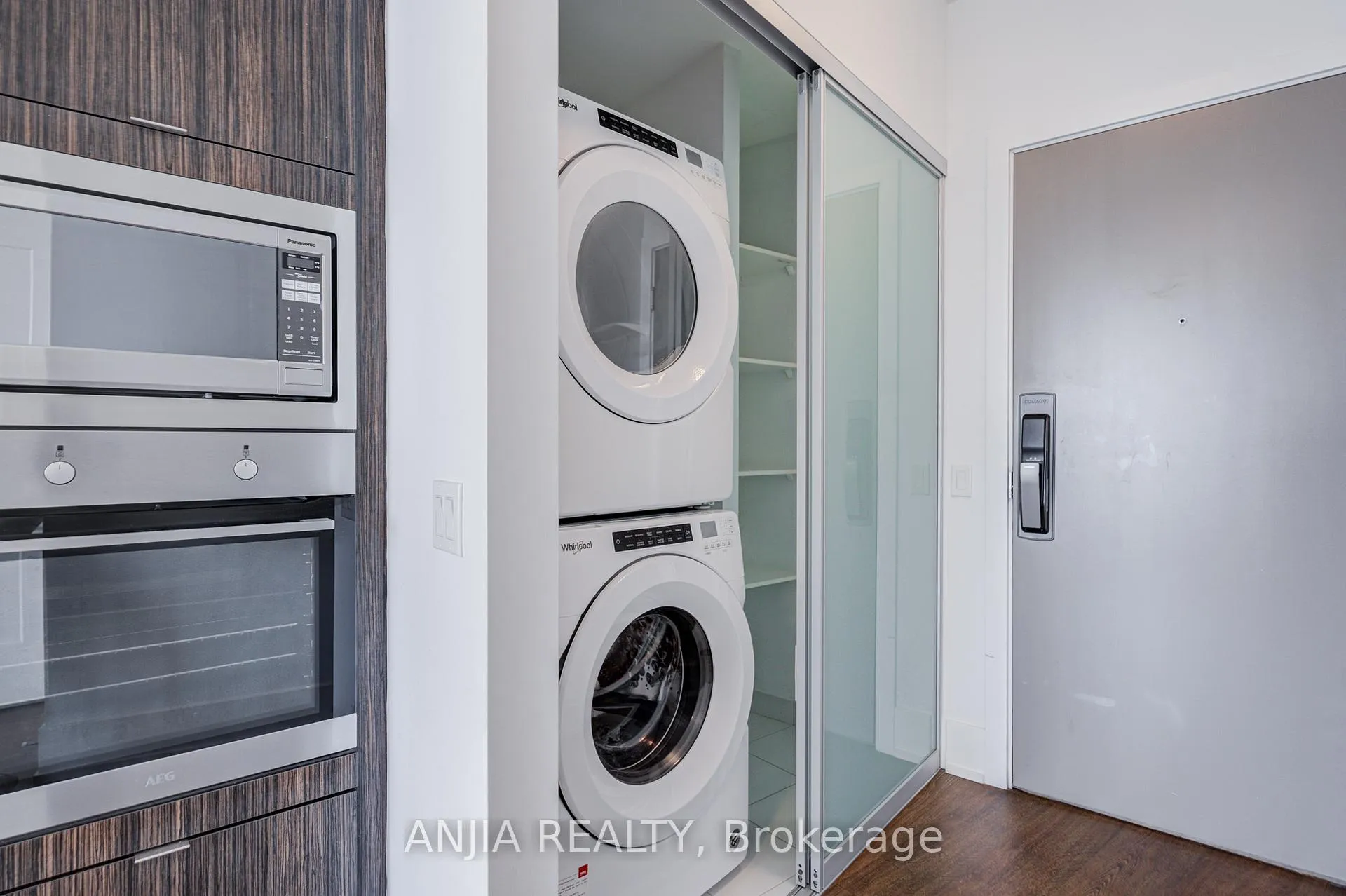 Photo 20 of Unit 5608, 10 York Street, Toronto, Waterfront Communities — HOMEH