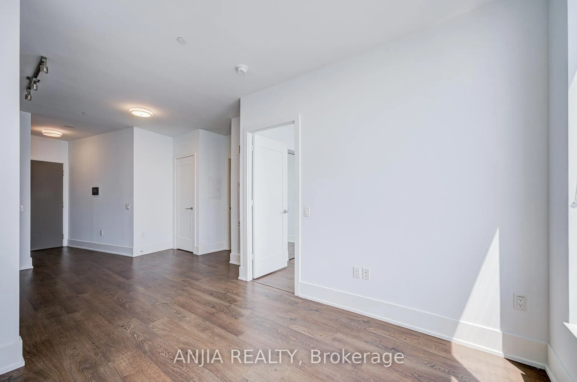 Photo 28 of Unit 5608, 10 York Street, Toronto, Waterfront Communities — HOMEH