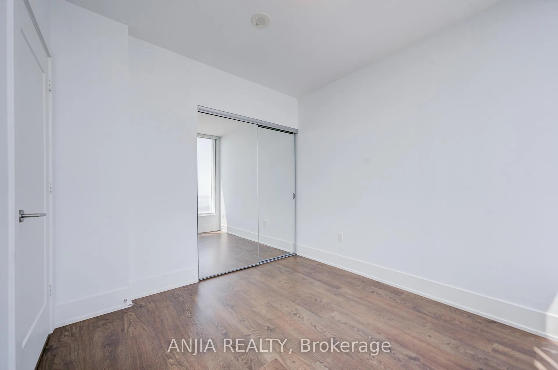 Photo 32 of Unit 5608, 10 York Street, Toronto, Waterfront Communities — HOMEH