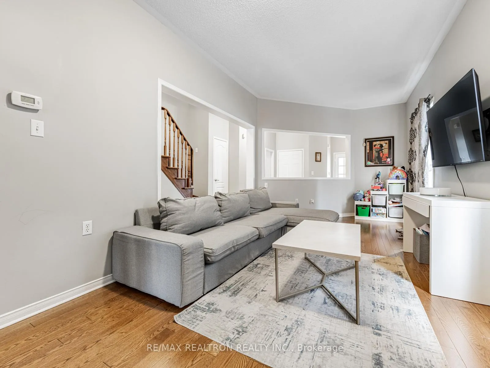 Photo 3 of 27 Tuscana Boulevard, Vaughan, Patterson — HOMEH