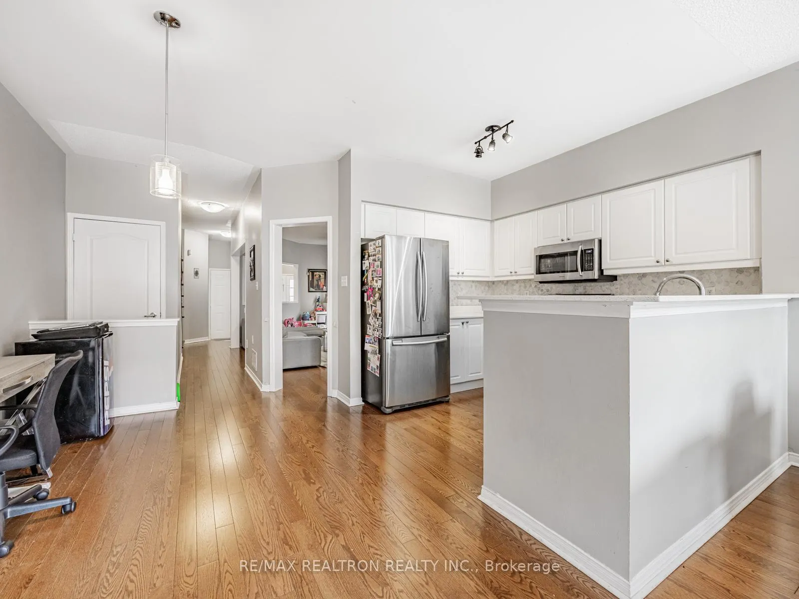 Photo 8 of 27 Tuscana Boulevard, Vaughan, Patterson — HOMEH