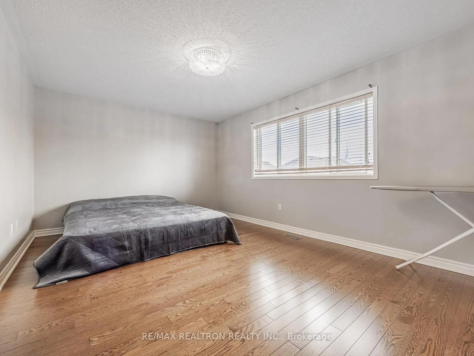 Photo 11 of 27 Tuscana Boulevard, Vaughan, Patterson — HOMEH