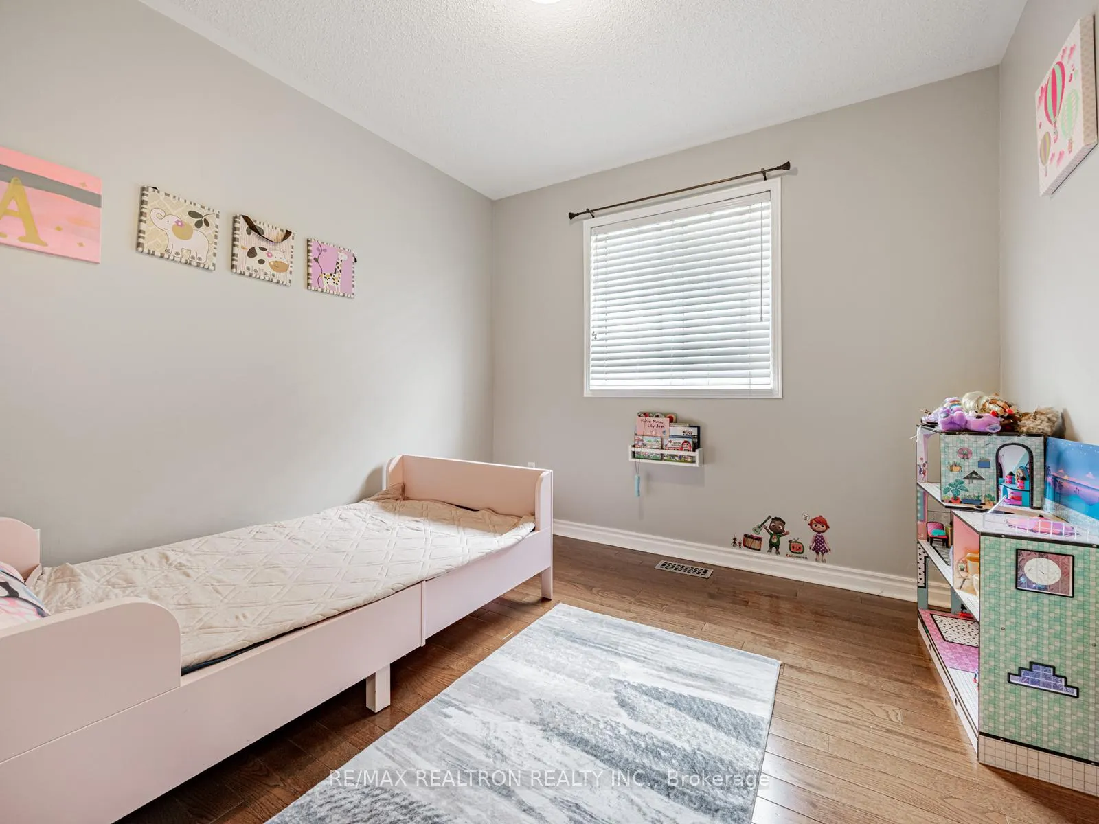 Photo 13 of 27 Tuscana Boulevard, Vaughan, Patterson — HOMEH
