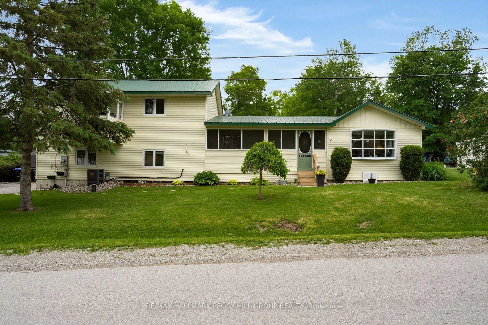 Photo 1 of 3 Earldom Boulevard, Tay, Port McNicoll — HOMEH