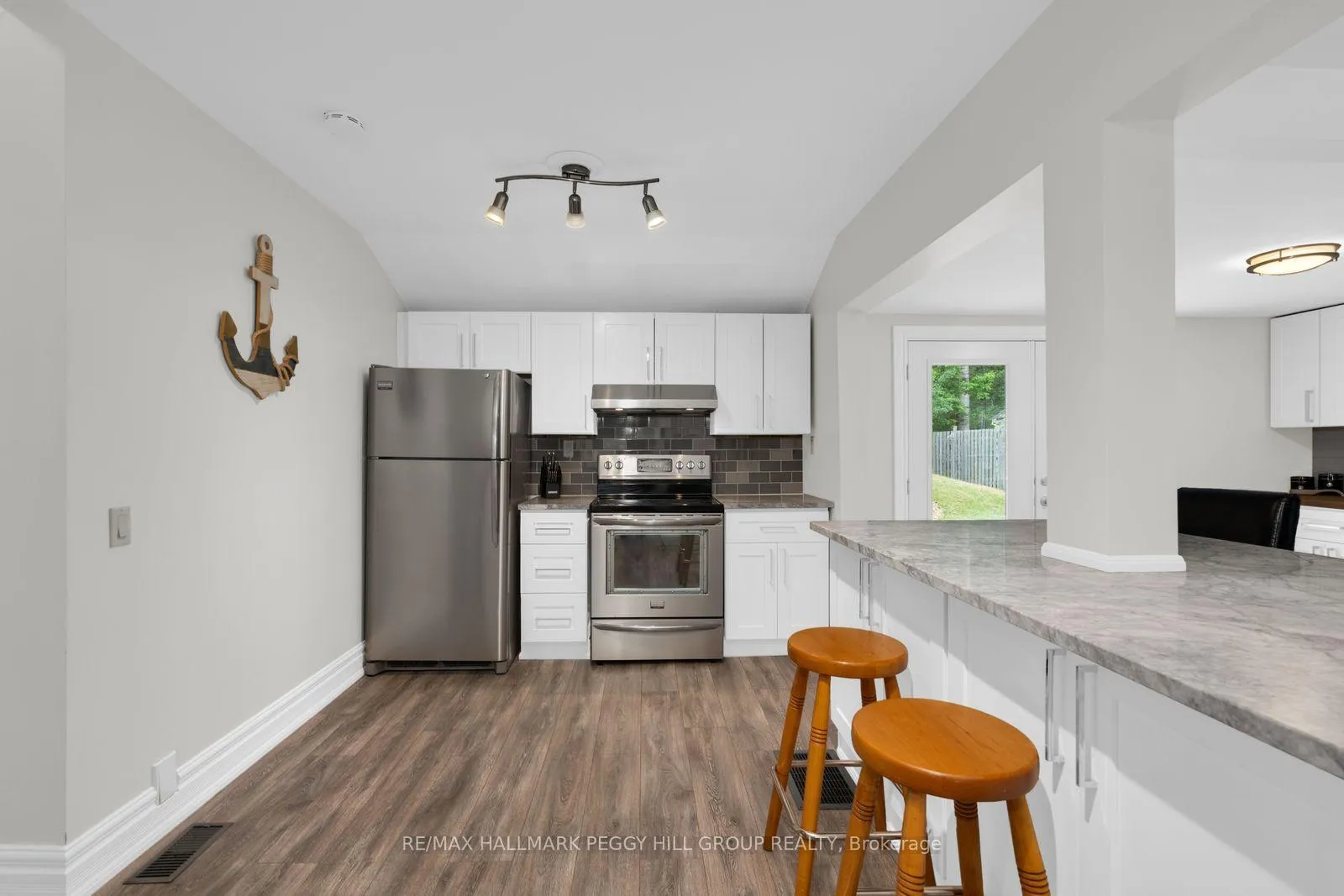 Photo 4 of 3 Earldom Boulevard, Tay, Port McNicoll — HOMEH