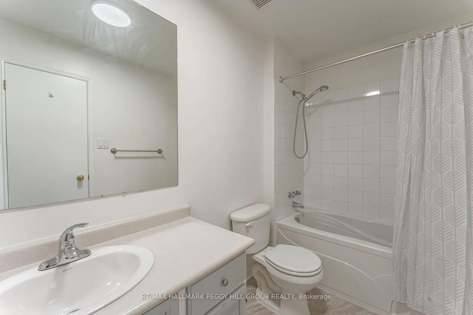 Photo 7 of Unit 7, 21 Evergreen Court, Barrie, Ardagh — HOMEH