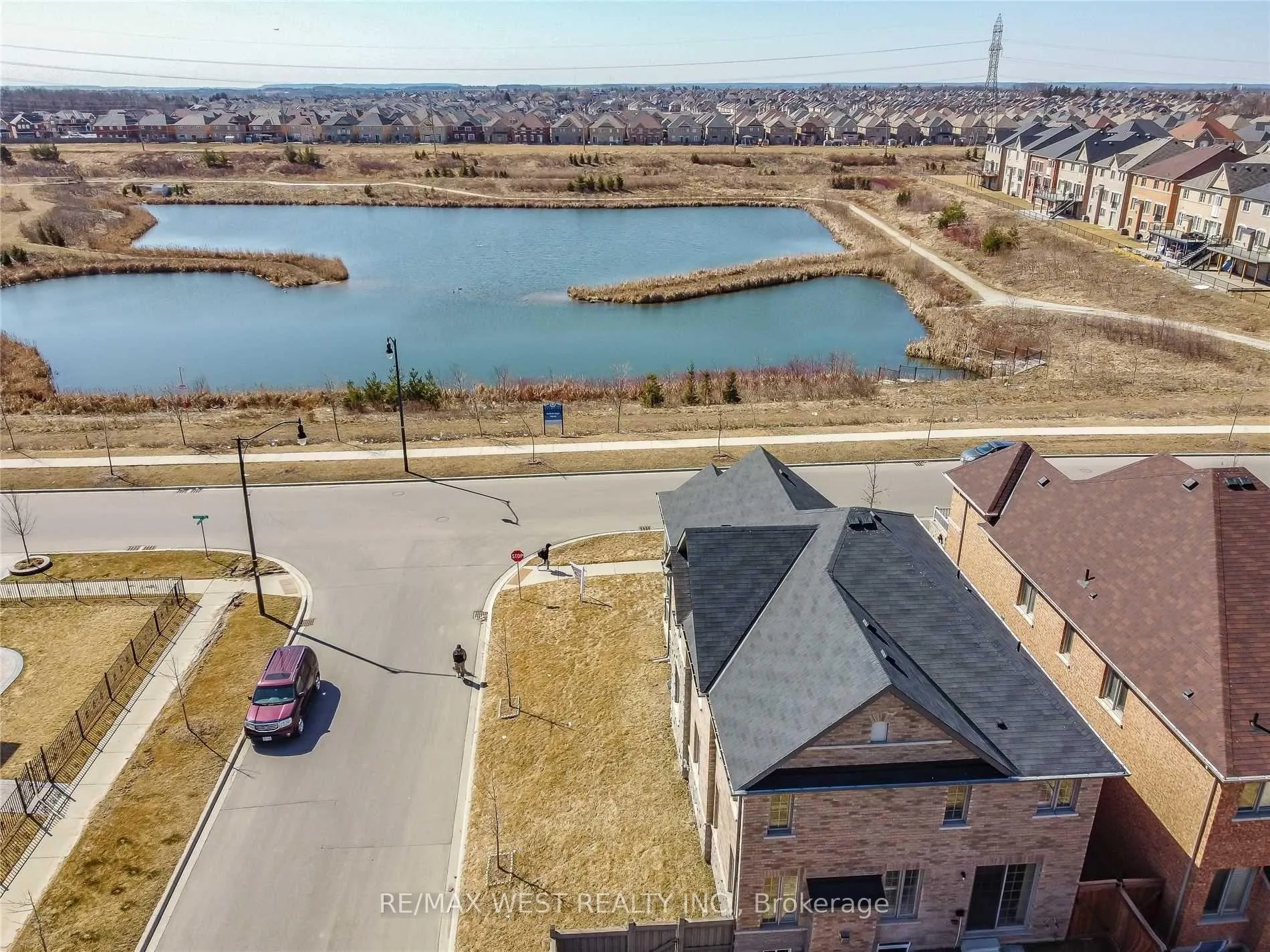 Photo 2 of 13 Parity Road, Brampton, Credit Valley — HOMEH