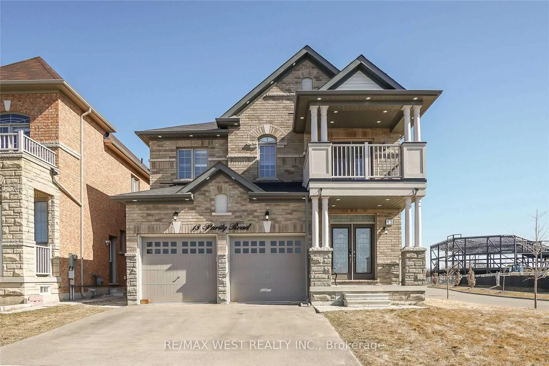Photo 3 of 13 Parity Road, Brampton, Credit Valley — HOMEH