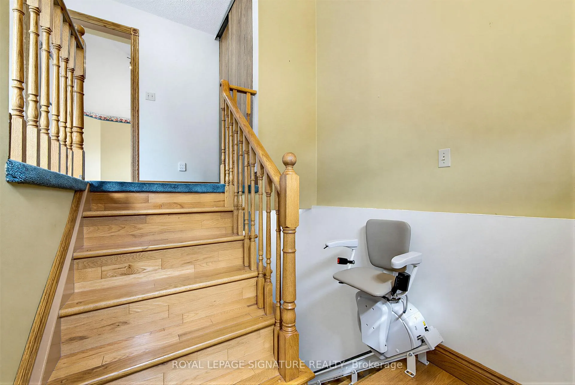 Photo 3 of 20 McFeeters Crescent, Clarington, Bowmanville — HOMEH