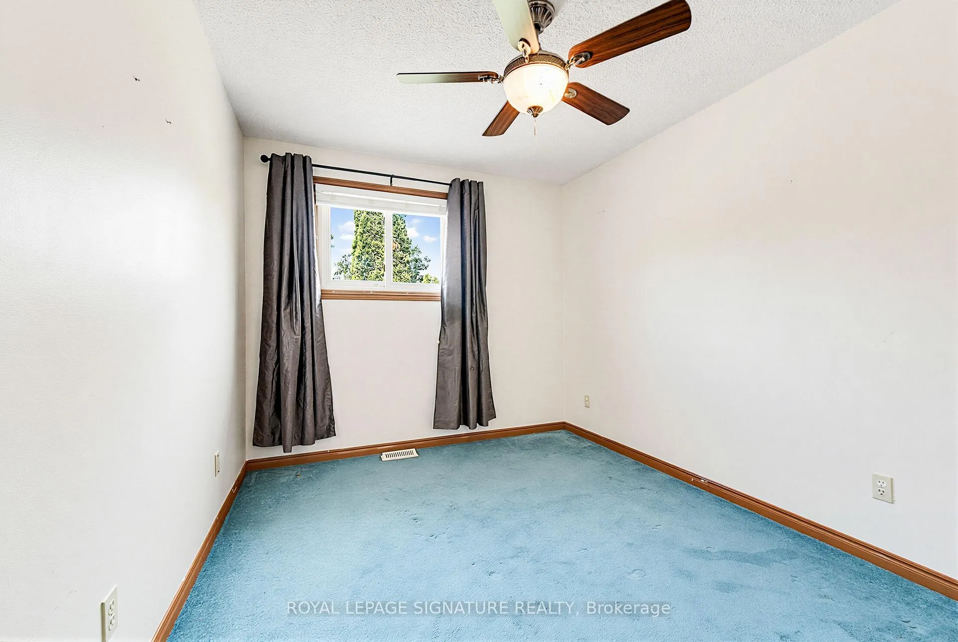 Photo 19 of 20 McFeeters Crescent, Clarington, Bowmanville — HOMEH
