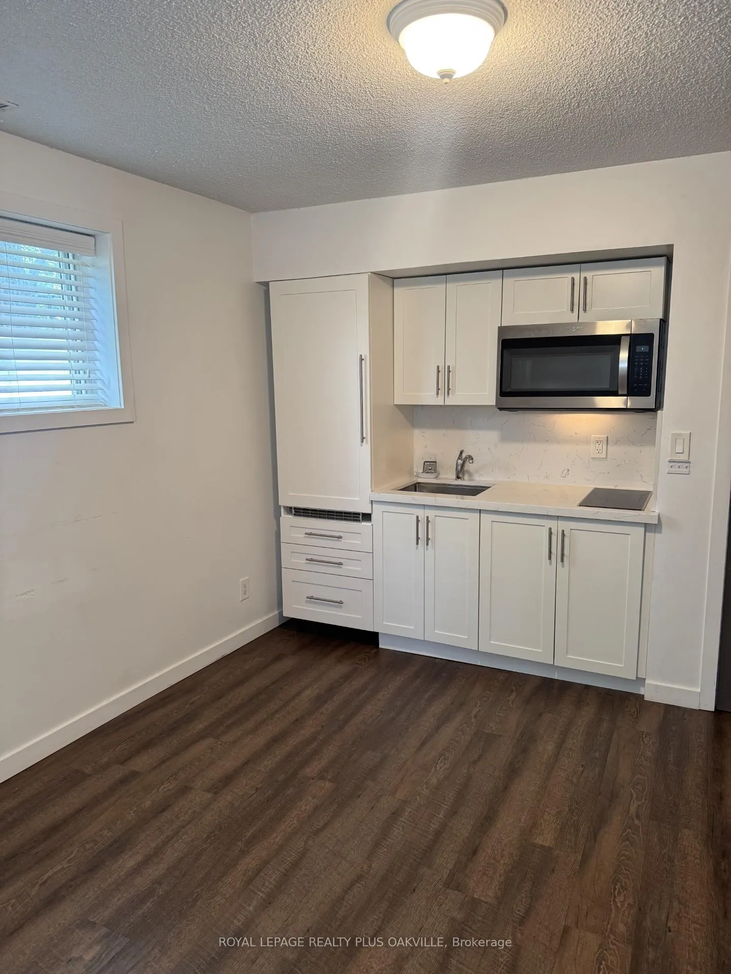Photo 3 of Unit 6, 564 Lyons Lane, Oakville, Queen Elizabeth — HOMEH